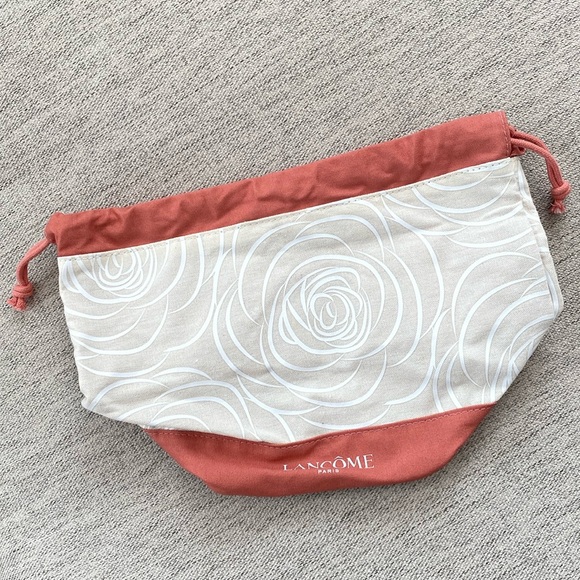 Cute Lancôme Cosmetics Bag - Picture 3 of 5